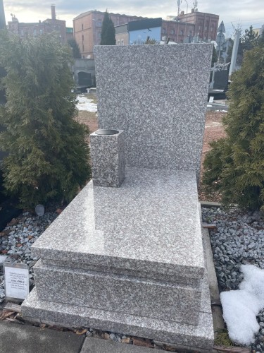 Nagrobek Urnowy 70x105 Brąz Kamieniarstwo Alpigo.pl Katowice.jpg