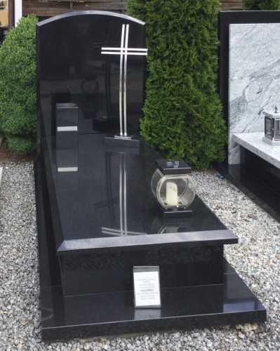 Nagrobek 100x230, "Monumental Black". 