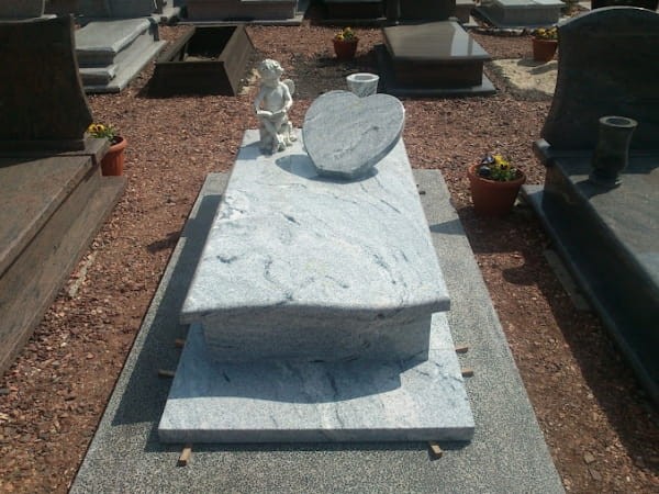 Nagrobek 90x190, "VISCONT WHITE" z serduszkiem.